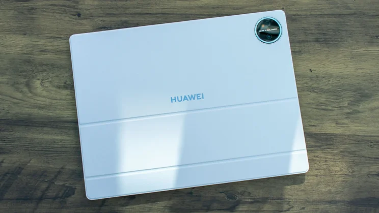 Huawei MatePad Pro (2025) folded in the case, top view