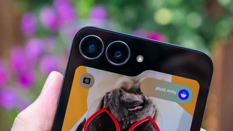 Close up of the Galaxy Z Flip 7 FE's rear cameras