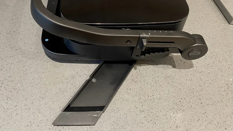 The drip tray of the Zwilling Enfinigy Contact Grill