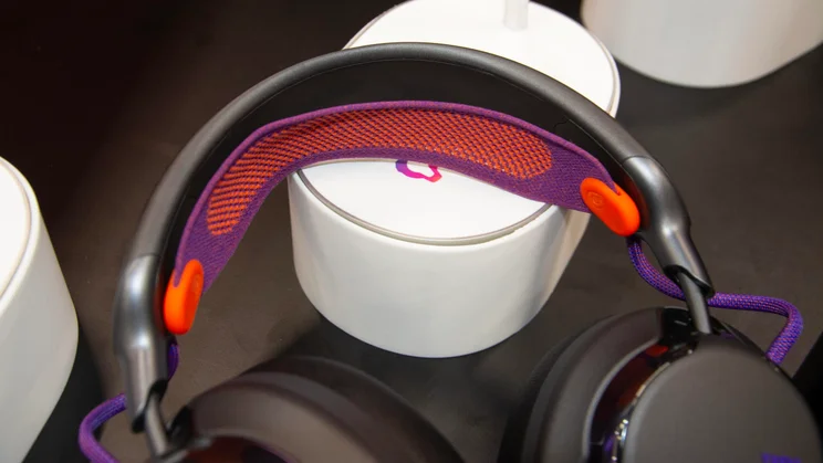 The Airmesh headband on the JBL Quantum 950 wireless gaming headset
