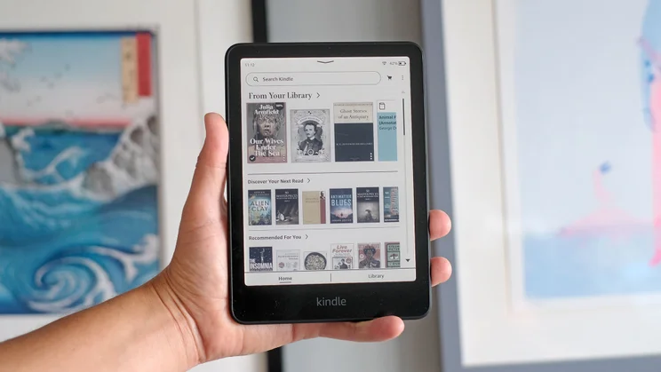 The new colourful home screen of the Amazon Kindle Colorsoft