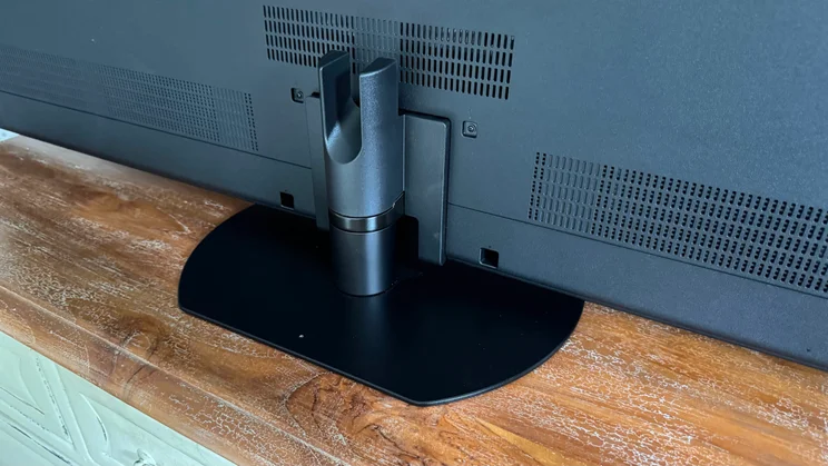 Rear view of the Panasonic Z95B's swivel stand