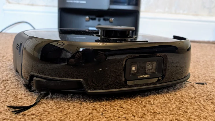 A close up of the Eufy E25's front panel