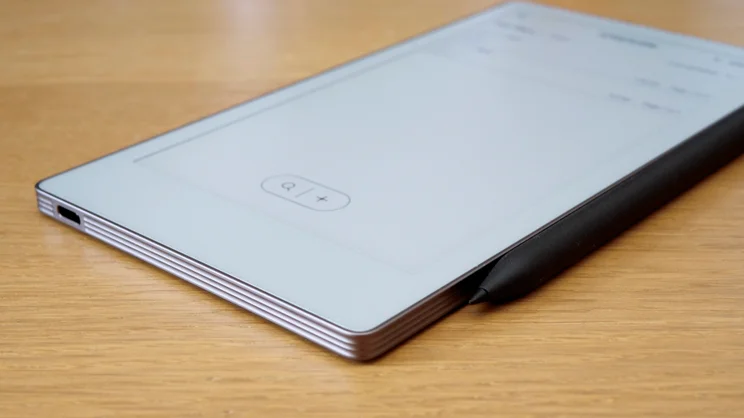 A close up of the Remarkable Paper Pro Move's bottom edge
