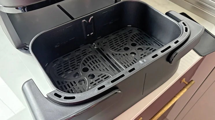 The drawer of the Philips 1000 Series air fryer