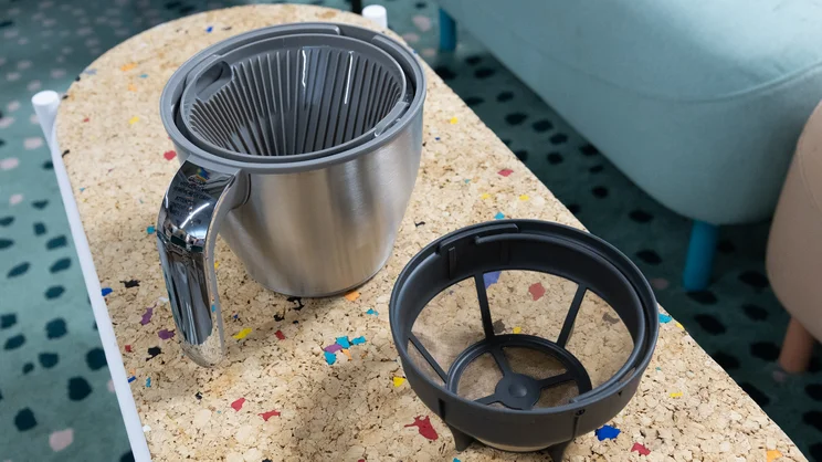 The Sage Luxe Brewer filter coffee machine's filter basket and filter inserts