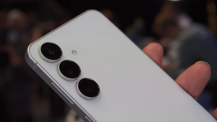 A close up of the camera lenses on the Samsung Galaxy S25 FE