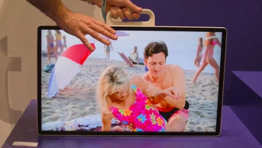 The Samsung Movingstyle TV complete with carry handle