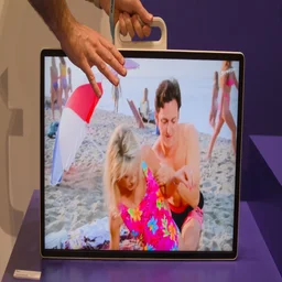 The Samsung Movingstyle TV complete with carry handle