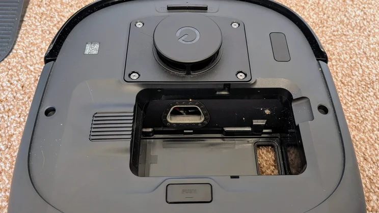 The Eufy E25 with its dust collection chamber removed