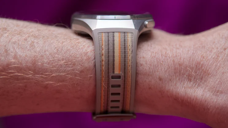 The Huawei Watch 6 Pro's wrist band