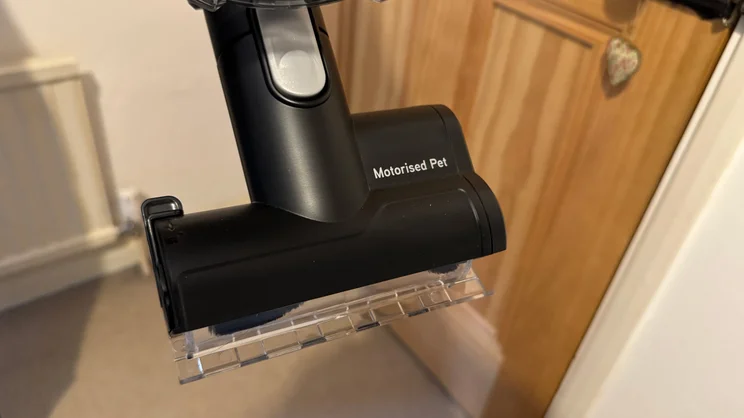 A close up of the VAX HomePro Detect Pet-Design vacuum cleaner's motorised pet attachment
