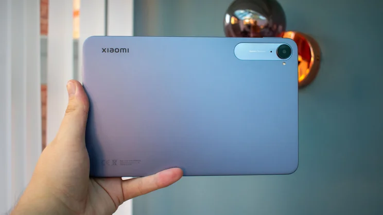 Xiaomi Pad Mini in hand, rear view