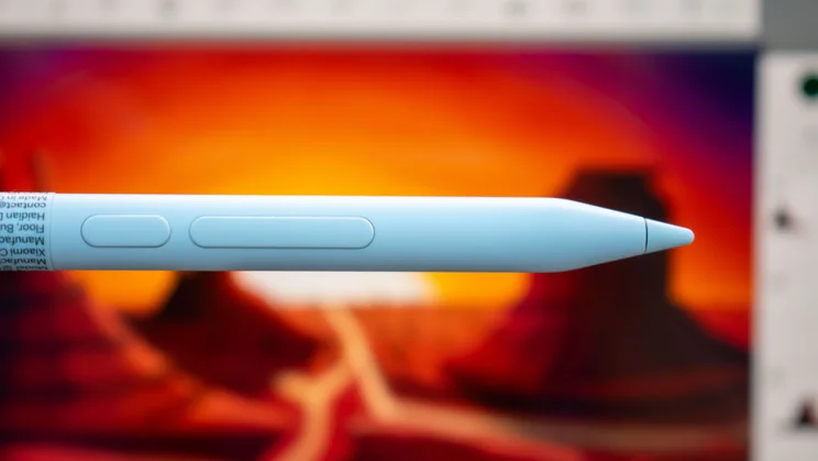 Close up of the Xiaomi Focus Pen buttons