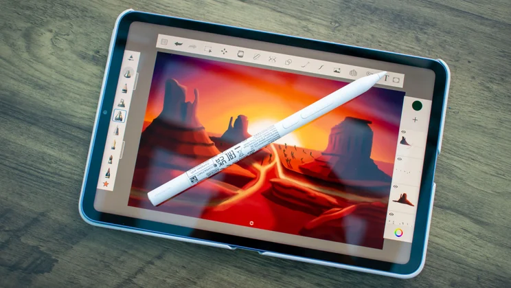 Xiaomi Pad Mini with the stylus on the display