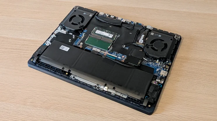 Alienware 16X Aurora - base removed, showing the internals