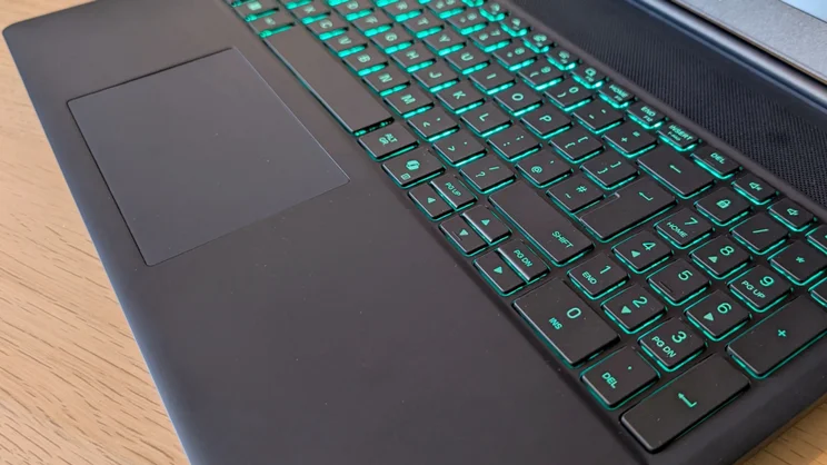 Alienware 16X Aurora - close up on the keyboard and touchpad