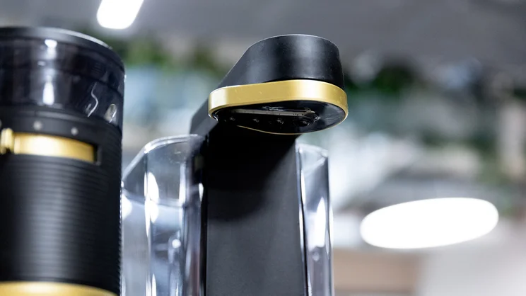 A closeup of the Melitta EPOS filter coffee machine's rotating showerhead