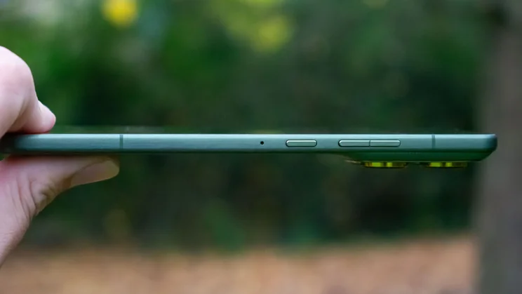 held between two fingers, side view