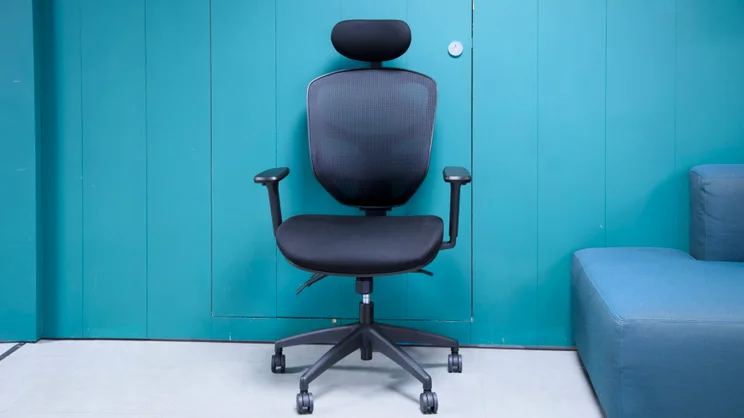 The Boulies OP300 pictured from the front against a turquoise wall