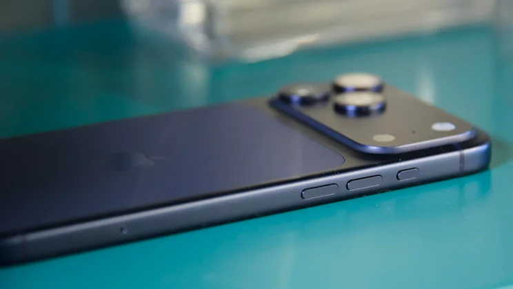 The trip of buttons on the side of the Apple iPhone 17 Pro Max