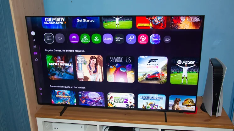 The Gaming Hub menu on the Samsung U8000F 4K TV