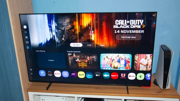 The Tizen OS homepage displaying a Call of Duty advert on the Samsung U8000F 4K TV