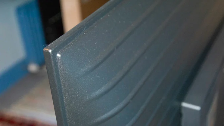 Rear view of the top corner of the Samsung U8000F 4K TV's panel