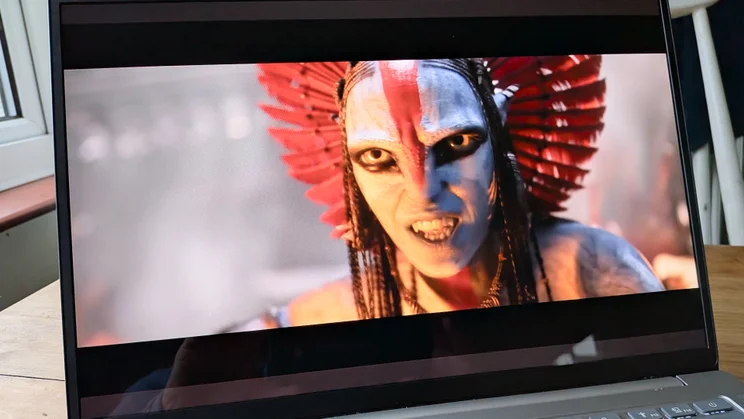 The OLED screen of the Lenovo Chromebook Plus 14 Gen 10