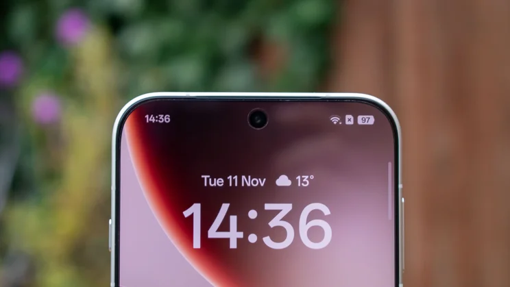 Oppo Find X9 Pro, close up of selfie camera