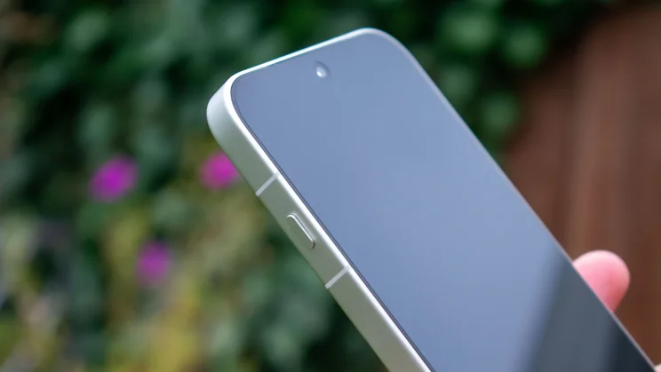 Oppo Find X9 Pro, close up of Snap Key