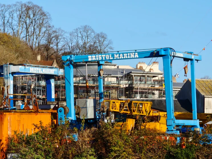 10x zoom of a marina yard