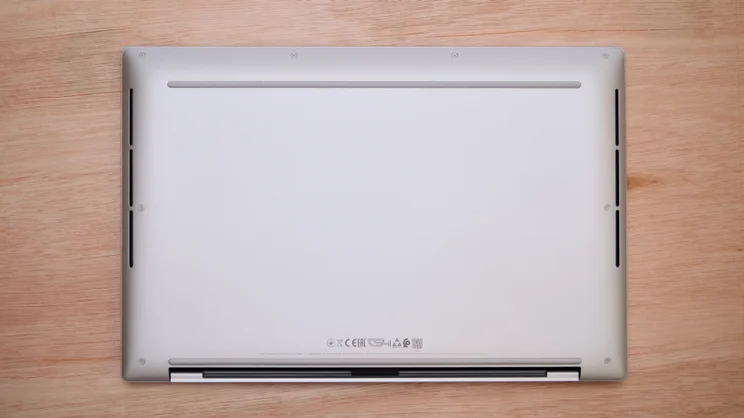 The Dell 14 Premium's underside