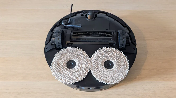 The underside of the Tapo RV50 Pro with mopping pads installed