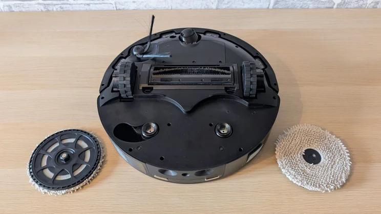 The underside of the Tapo RV50 Pro with mopping pads removed