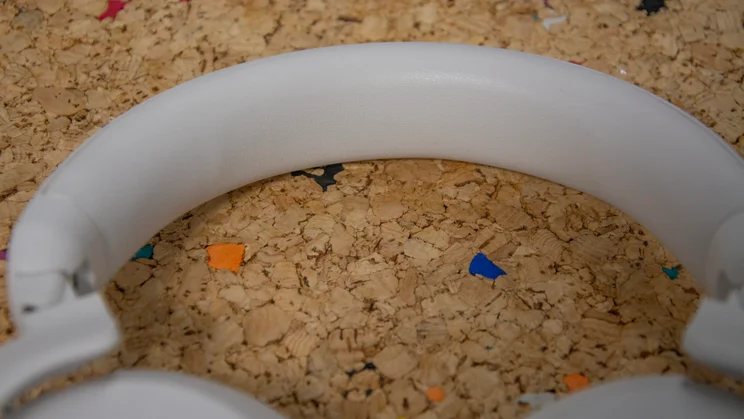 Close-up of the headband of the Philips H8000E over-ear headphones