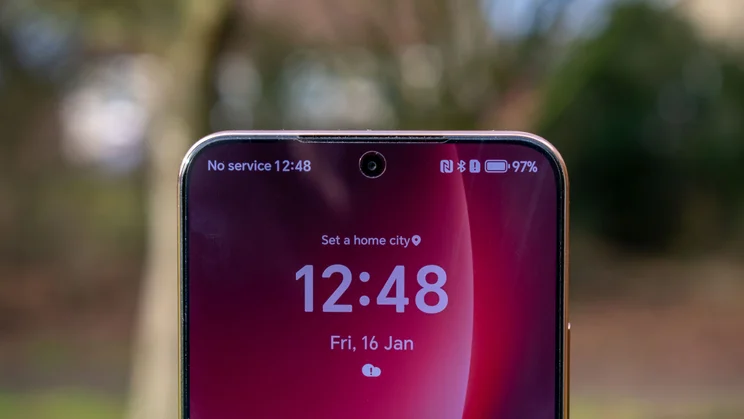 Close up of the Honor Magic 8 Lite's selfie camera