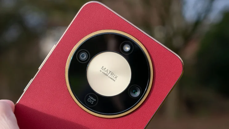 Close up of the Honor Magic 8 Lite's rear cameras