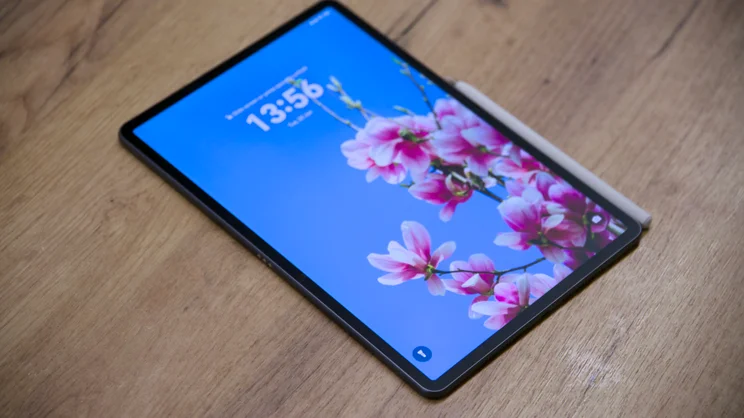 The Huawei MatePad 11.5 S (2026) in portrait orientation on a wood surface