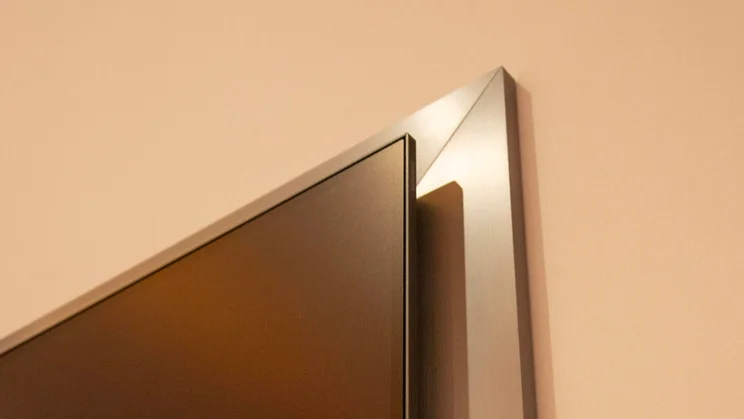 The Dual Plate design of the Samsung S95H QD-OLED TV