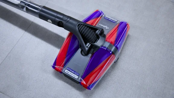 A close up of the Dyson PencilVac's quad cone fluffy floor head