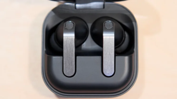 A close up of the Samsung Galaxy Buds 4 Pro in their charging case