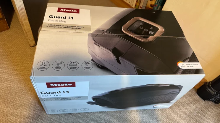 The Miele Guard L1's box