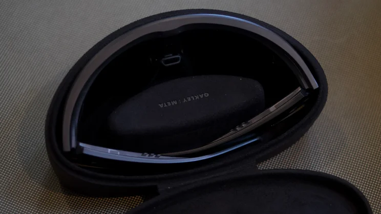 The Oakley Meta Vanguard in their case