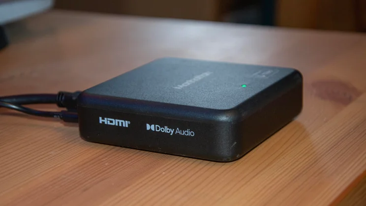 Side view of the Manhattan Aero 4K TV Streamer with Freely