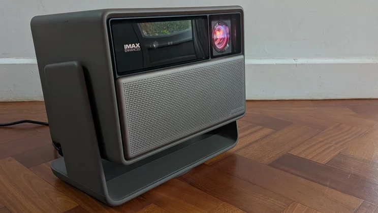 Left view of the XGIMI Horizon 20 Max 4K projector