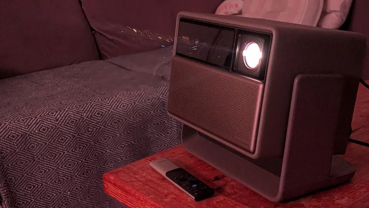 Side view of the XGIMI Horizon 20 Max 4K projector in a dark room