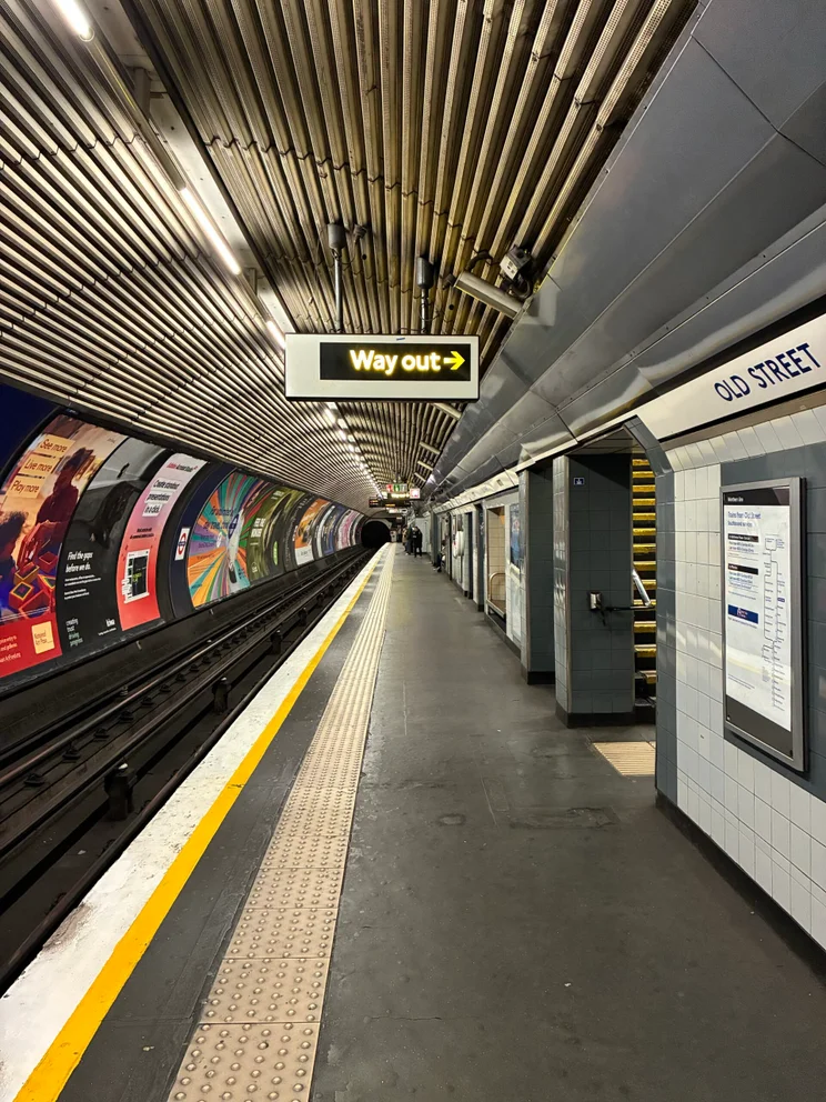 Apple iPhone 17e camera sample low light