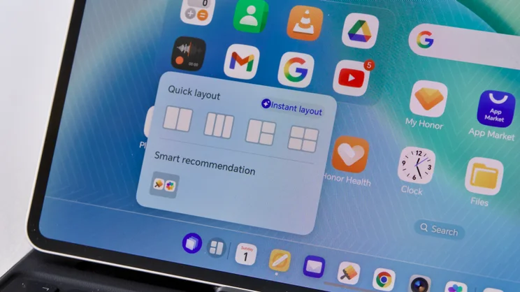 A vierw of the Honor MagicPad 4's quick layout tool