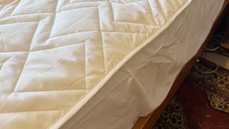 Simba Performance Mattress Protector - edge of protector